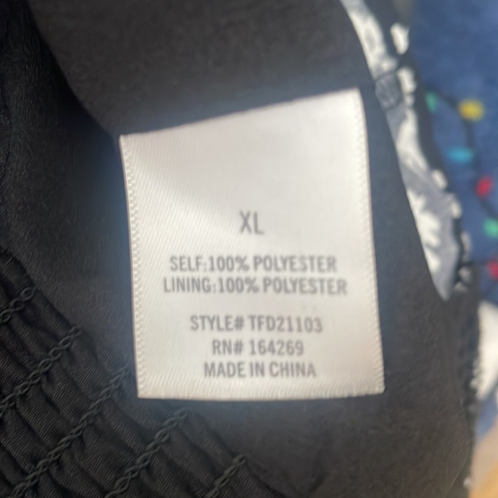 Mi Ami XL NWT ( Black and white) polyester top - Picture 7 of 8